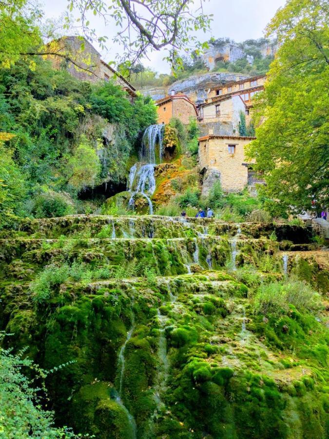 La Milana, Orbaneja Del Castillo Exteriör bild