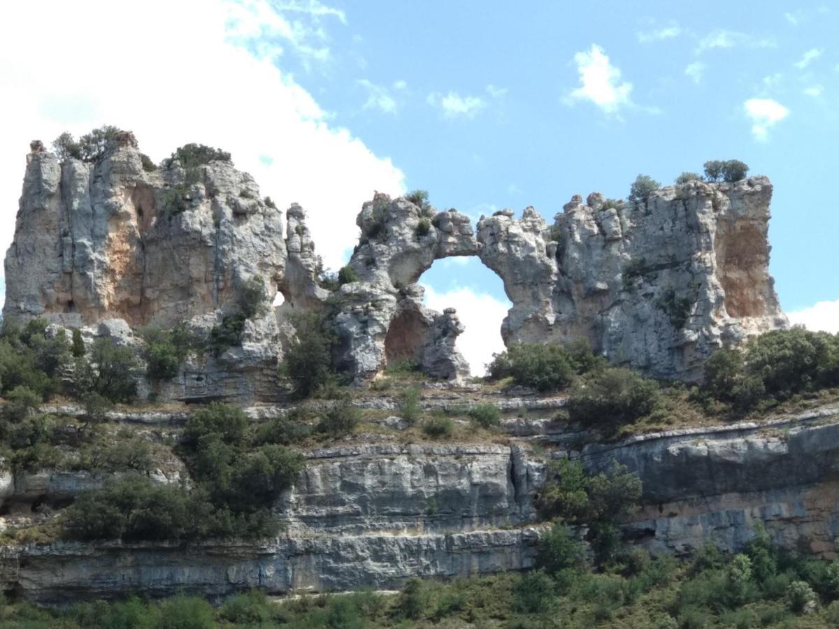 La Milana, Orbaneja Del Castillo Exteriör bild