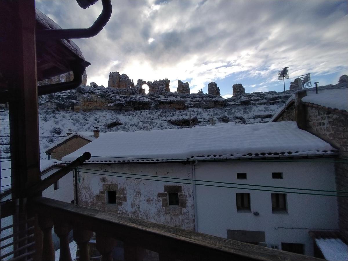 La Milana, Orbaneja Del Castillo Exteriör bild