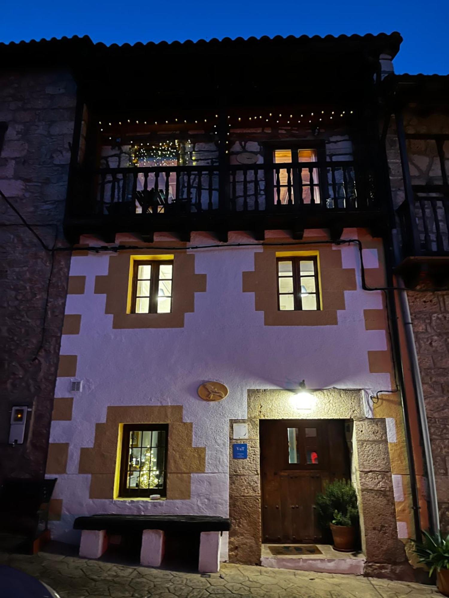 La Milana, Orbaneja Del Castillo Exteriör bild